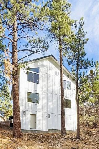 129 Winding, Big Bear City, California 92314