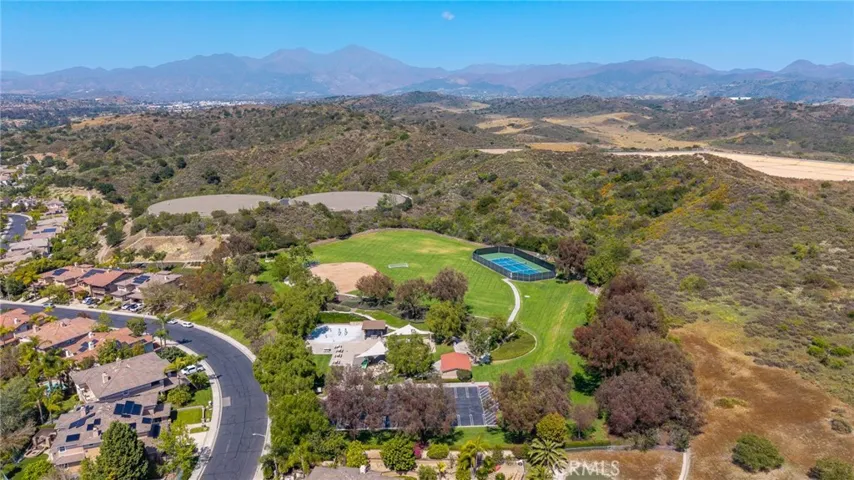 63 Poppyfield Lane, Rancho Santa Margarita, California 92688