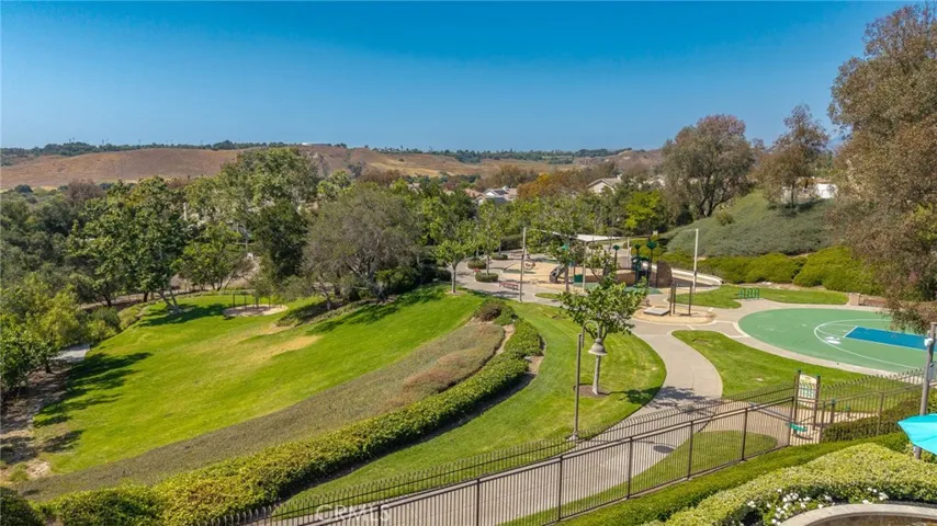 63 Poppyfield Lane, Rancho Santa Margarita, California 92688