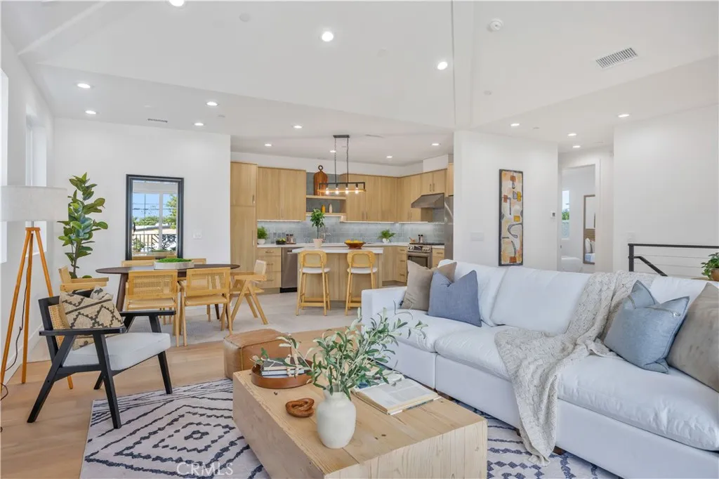 2420 Ives Lane A, Redondo Beach, California 90278 — photo 4