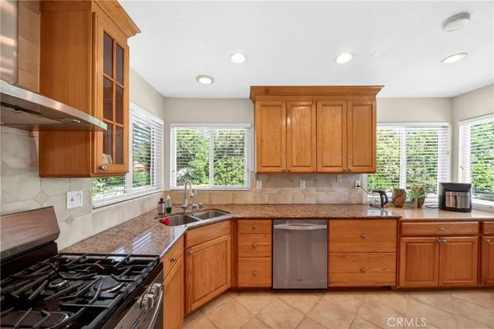 14 Rainbow Ridge, Phillips Ranch, California 91766