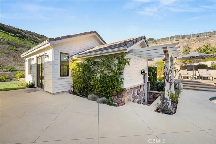 Exterior Guest House and Wine Cellar