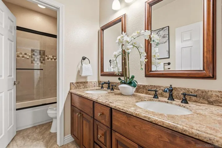 2397 Old Ranch, Escondido, California 92027