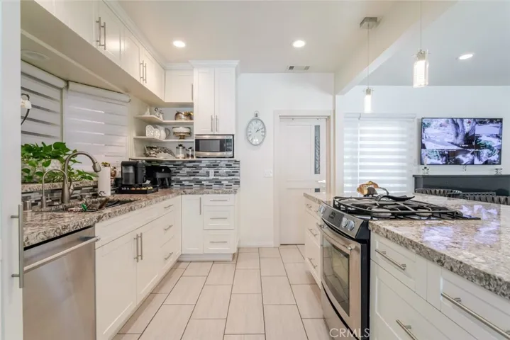 7284 Saint Estaban Street, Tujunga, California 91042