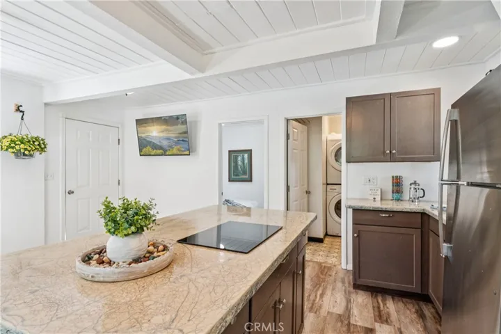794 Woodland, Crestline, California 92325