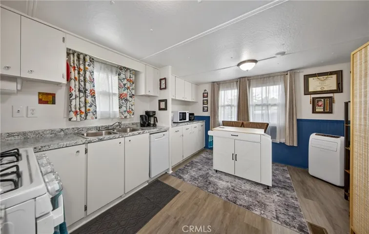 Kitchen / Dining