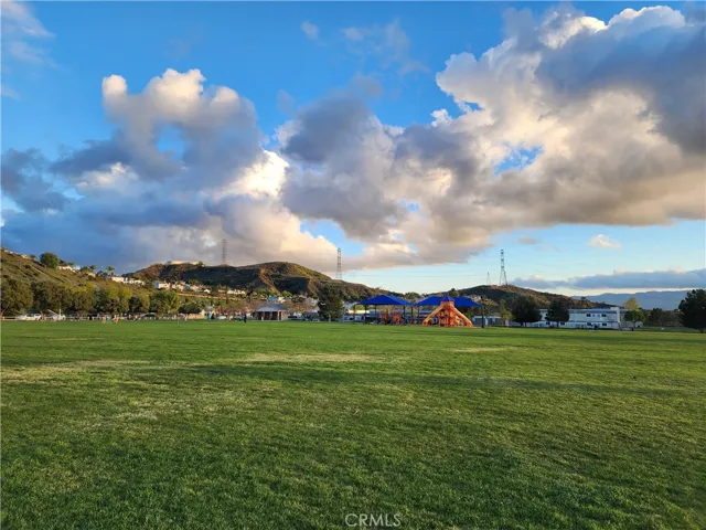 21922 Crestline, Saugus, California 91390