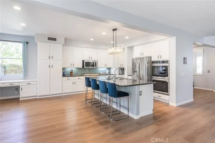 21922 Crestline, Saugus, California 91390