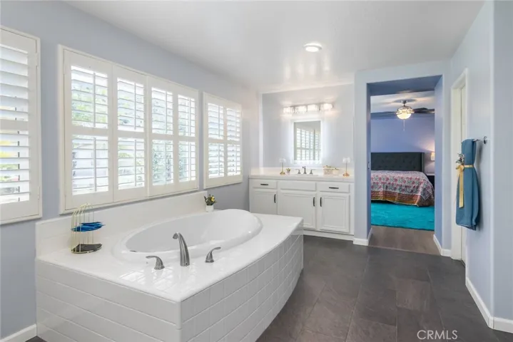 21922 Crestline, Saugus, California 91390