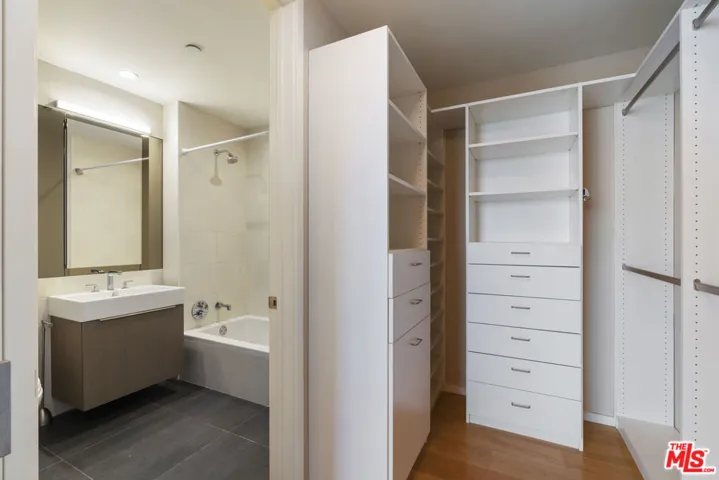 889 Francisco Street 1206, Los Angeles, California 90017