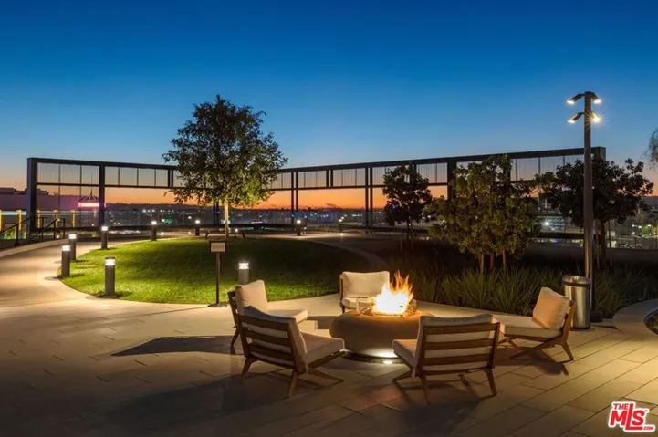 889 Francisco Street 1206, Los Angeles, California 90017