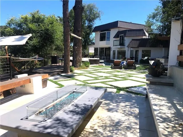 9987 Reevesbury, Beverly Hills, California 90210