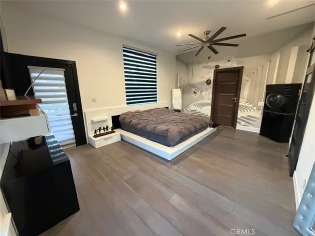 9987 Reevesbury, Beverly Hills, California 90210