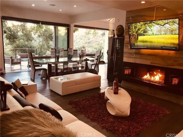 9987 Reevesbury, Beverly Hills, California 90210