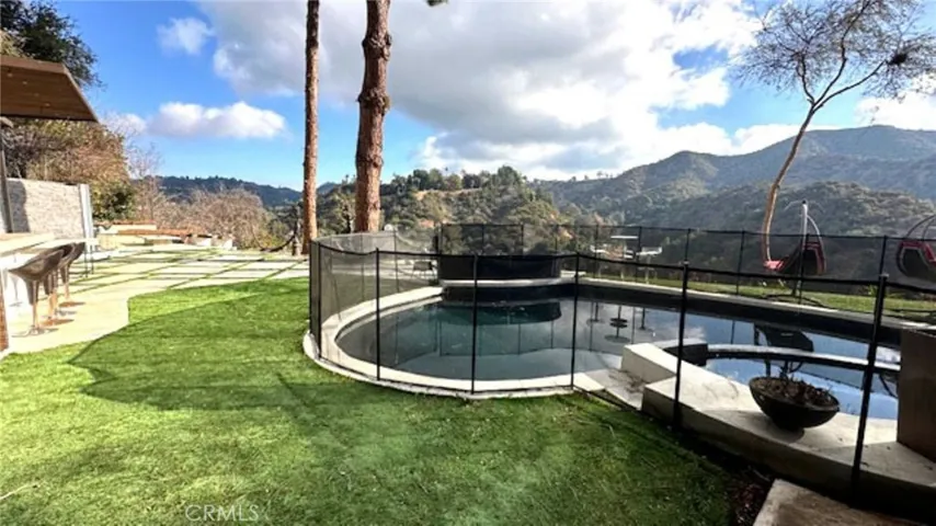 9987 Reevesbury, Beverly Hills, California 90210