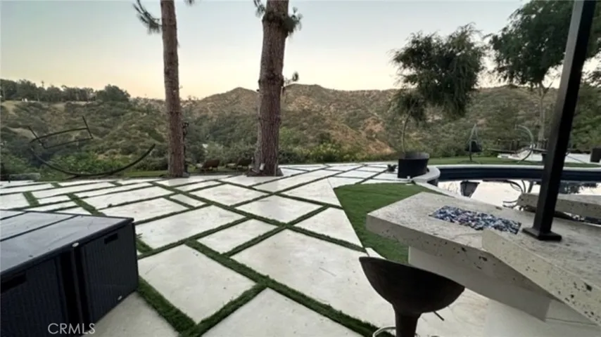 9987 Reevesbury, Beverly Hills, California 90210