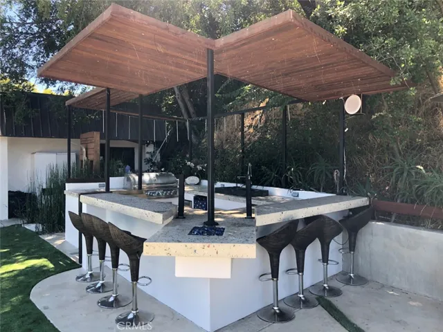 9987 Reevesbury, Beverly Hills, California 90210