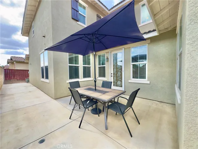 Side courtyard