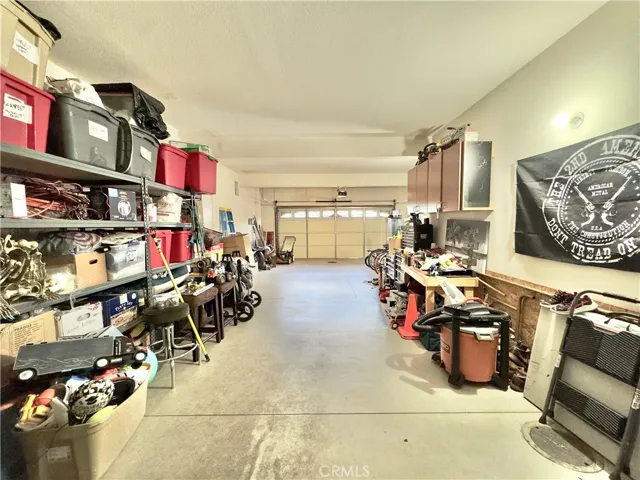 3 Car oversized Tandem Garage!