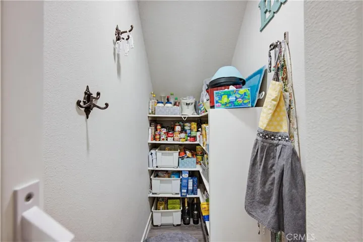 KITCHEN PANTRY