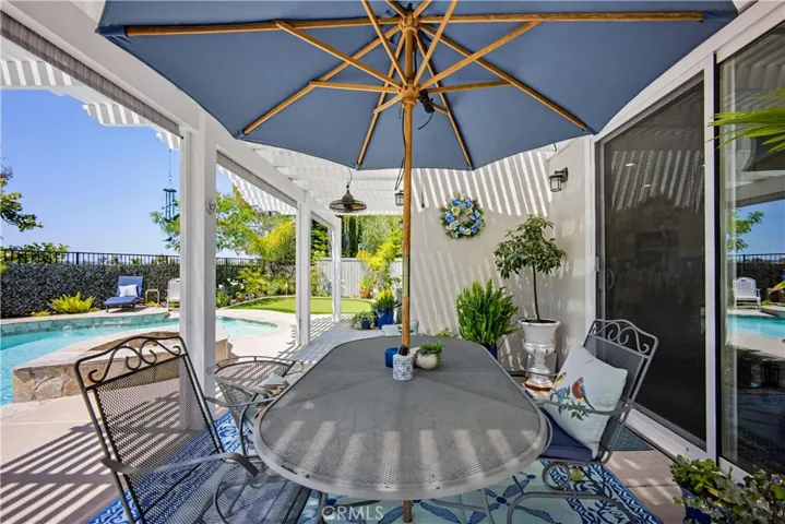 COVERED OUTDOOR PATIO