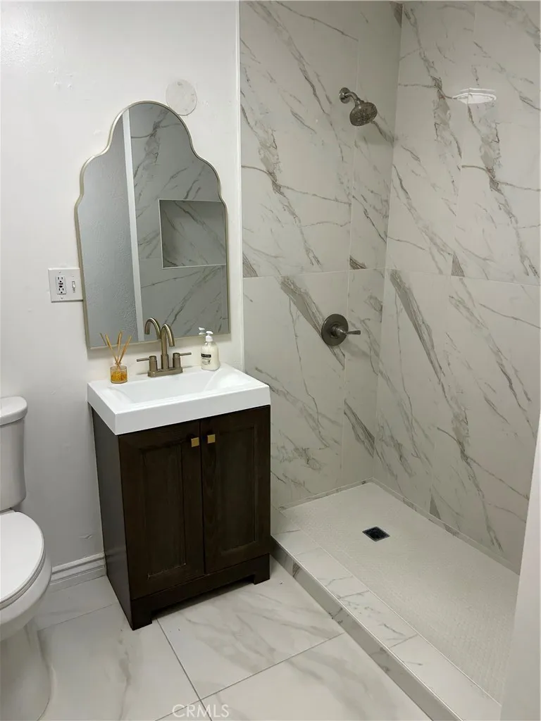 1st Hall Bath