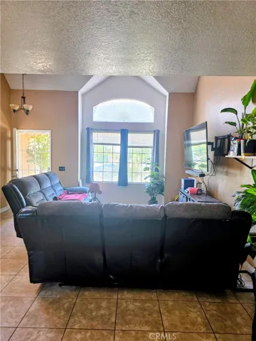 7064 11th Avenue, Hesperia, California 92345