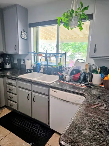 7064 11th Avenue, Hesperia, California 92345