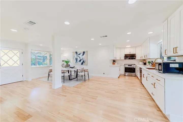 2215 El Monte Avenue, Arcadia, California 91007