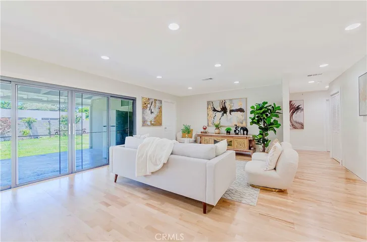 2215 El Monte Avenue, Arcadia, California 91007