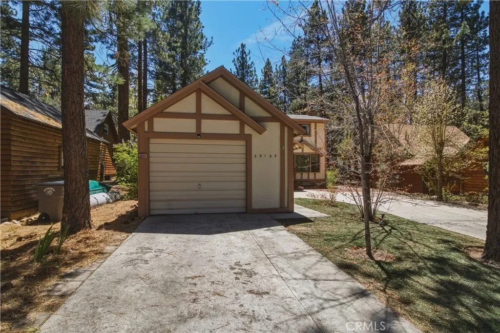 Detached Garage