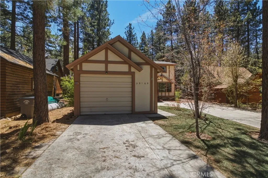 Detached Garage