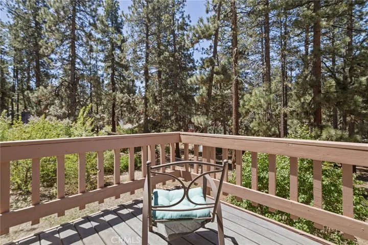 Stunning views from the balcony with easy breeze