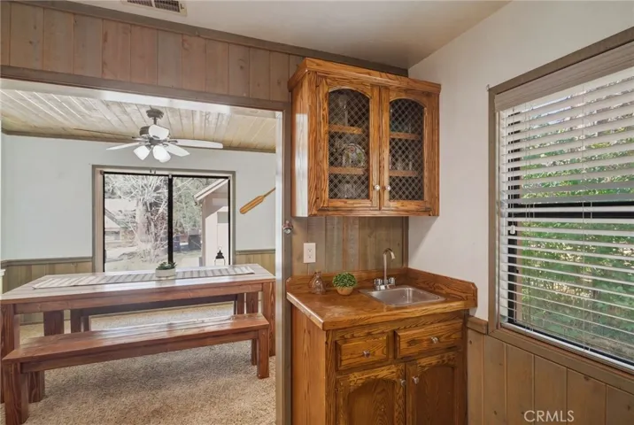 Wet bar