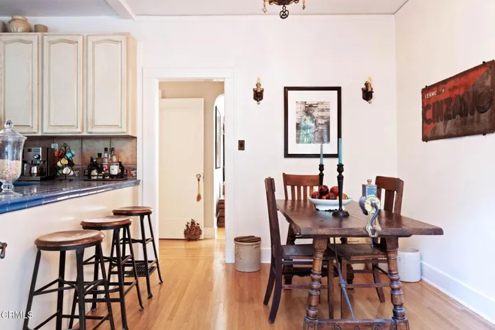 37-web-or-mls-1450-n-michigan-ave