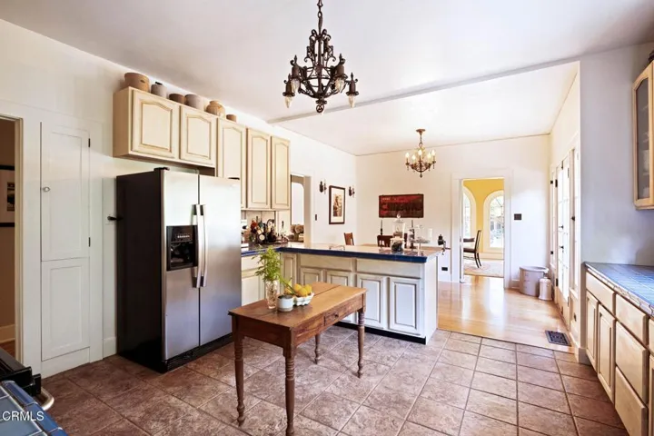 28-web-or-mls-1450-n-michigan-ave