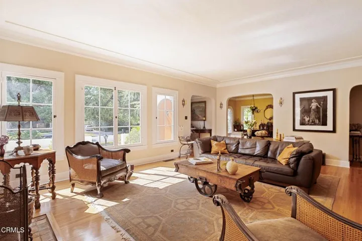 16e-web-or-mls-1450-n-michigan-ave
