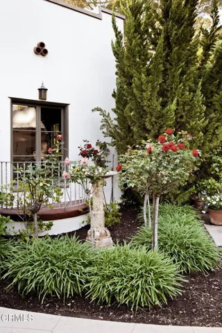 62-web-or-mls-1450-n-michigan-ave
