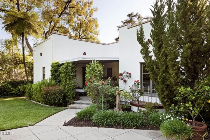 61-web-or-mls-1450-n-michigan-ave