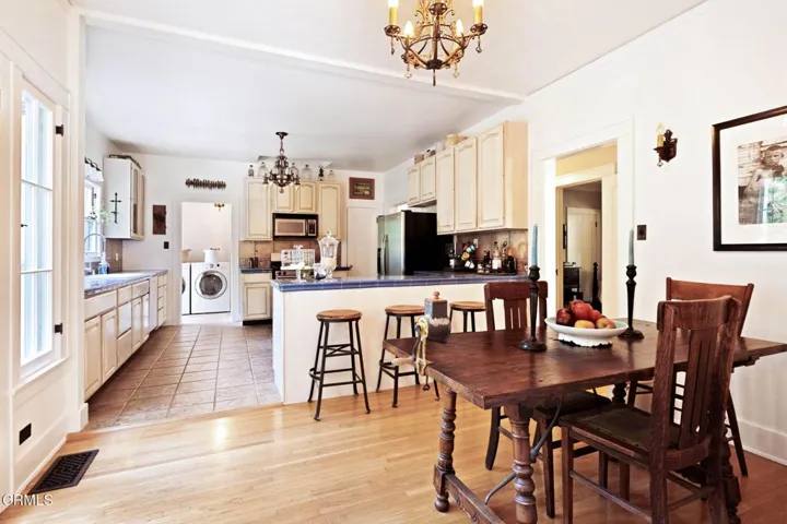 38-web-or-mls-1450-n-michigan-ave