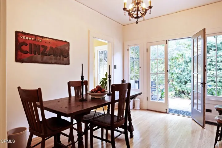 35-web-or-mls-1450-n-michigan-ave