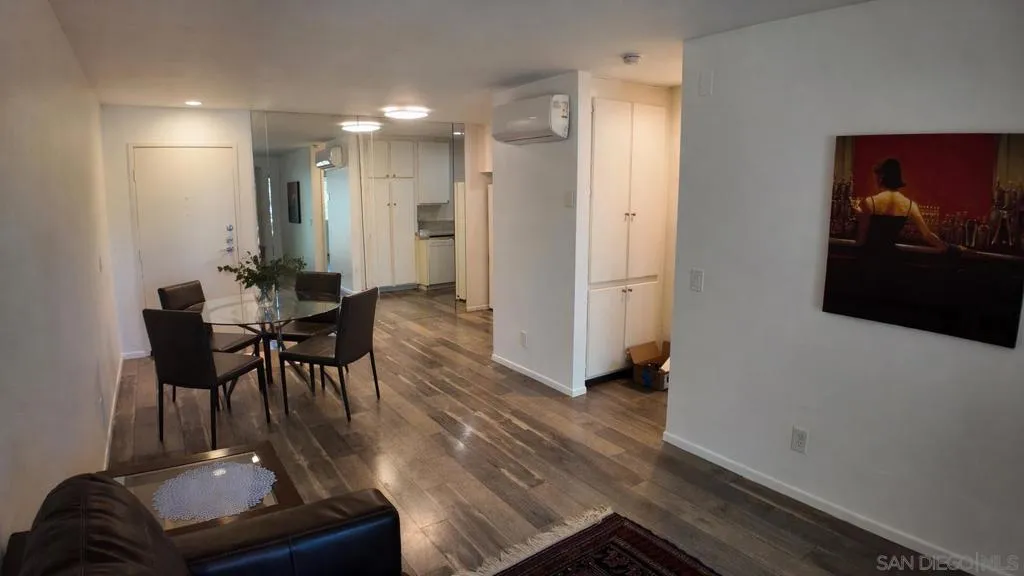 https://zimg.paragon.ice.com/ParagonImages/Property/PA/SDMLS/260009460/16/533/400/51aab38c235c4279390d9e8b930fd9c5/3/846eee00f81e60051f5441d5c6892b70/260009460-e6601786-2c46-42fa-b00f-14892f793b89.JPG