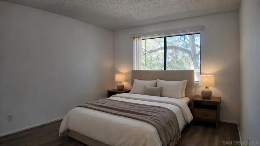 https://zimg.paragon.ice.com/ParagonImages/Property/PA/SDMLS/260009460/31/533/400/42f1fbff1341a36594d402deda0f0e19/3/846eee00f81e60051f5441d5c6892b70/260009460-1f2b6686-74d0-4e90-9e08-4a9ad381db2c.JPG