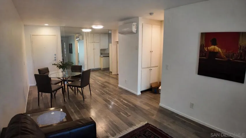 https://zimg.paragon.ice.com/ParagonImages/Property/PA/SDMLS/260009460/16/533/400/51aab38c235c4279390d9e8b930fd9c5/3/846eee00f81e60051f5441d5c6892b70/260009460-e6601786-2c46-42fa-b00f-14892f793b89.JPG