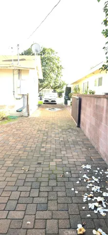 LOND DRIVEWAY ...ALL PAVERS