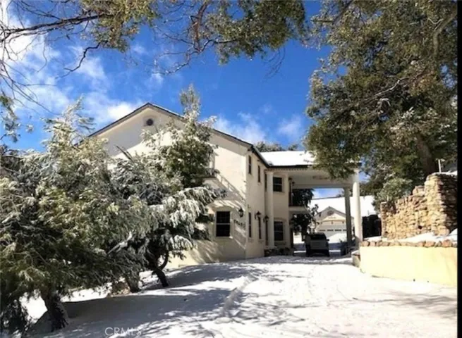 28620 Manitoba, Lake Arrowhead, California 92352