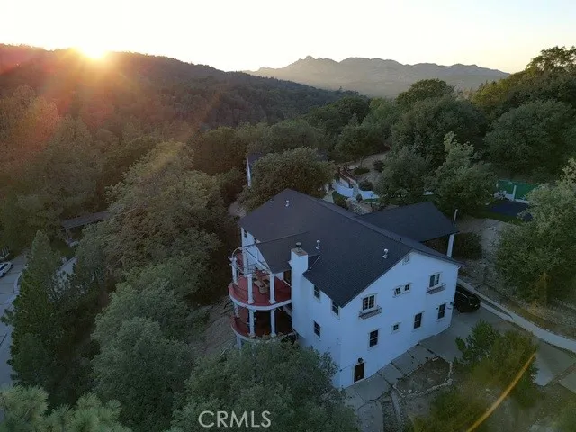 28620 Manitoba, Lake Arrowhead, California 92352