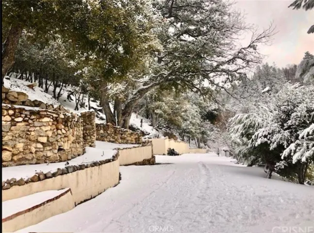28620 Manitoba, Lake Arrowhead, California 92352