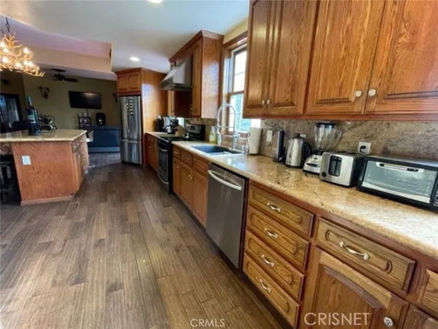 28620 Manitoba, Lake Arrowhead, California 92352