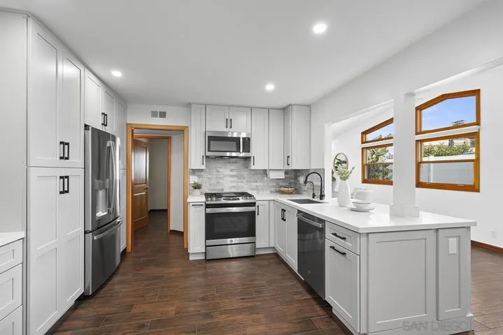 7355 Florey Court, San Diego, California 92122